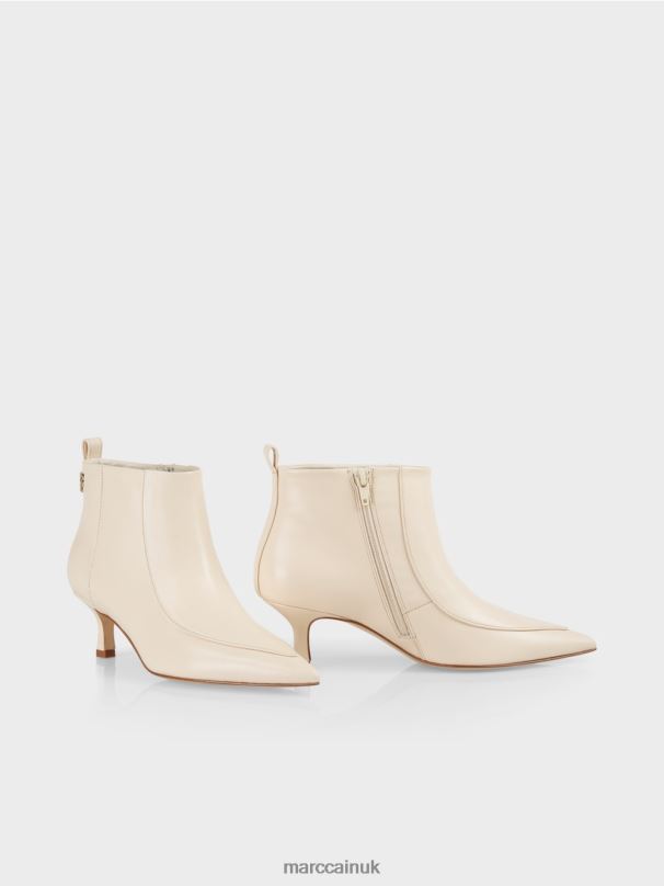 Ankle boots with pointed toe Marc Cain Creme Footwear BZZNX1638